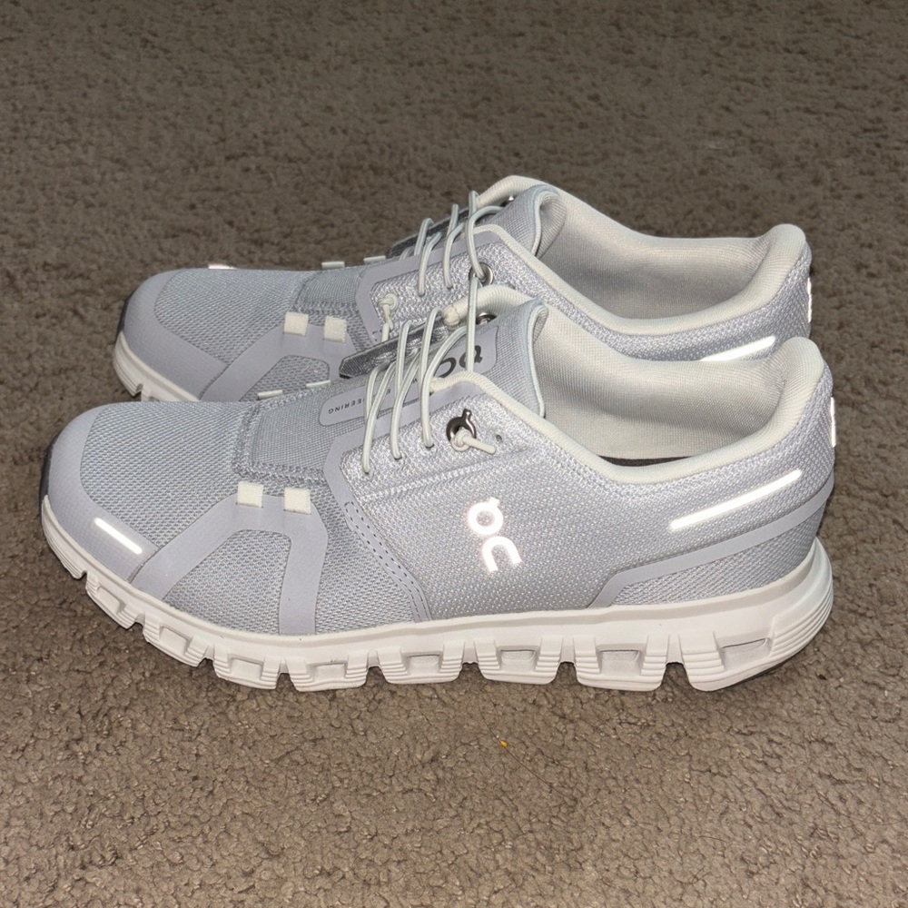 On clouds women size 7.5